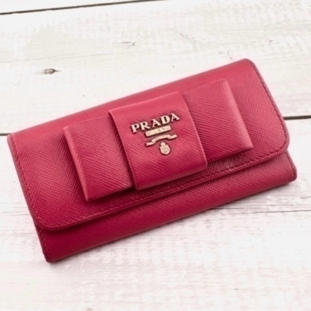 Excellent Condition Authentic Prada Saffiano Key … - image 1
